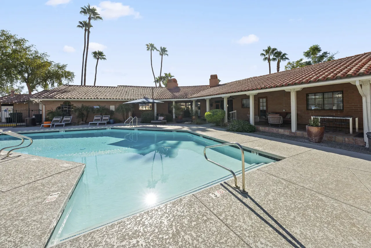 Genoa Lakes Apartments