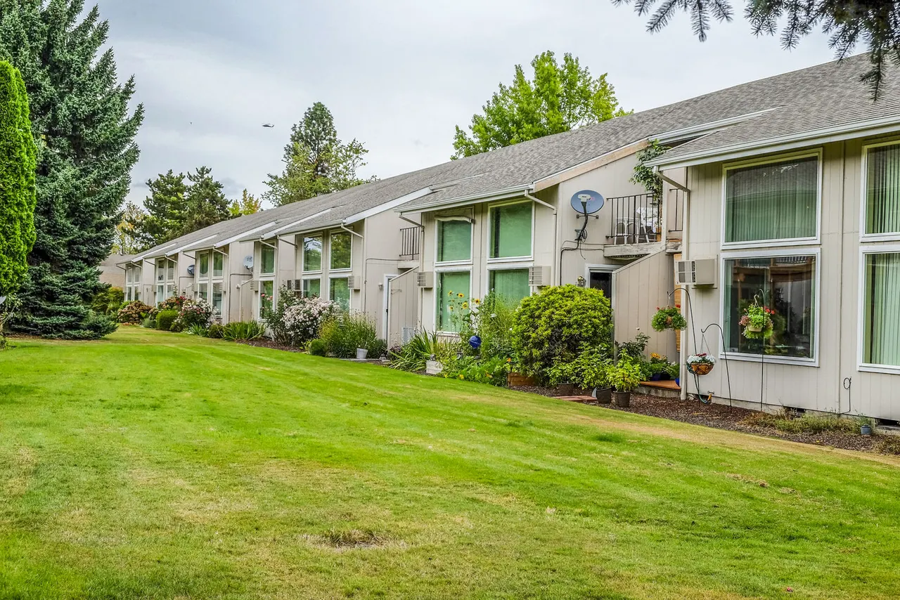 Meadowlawn Apartments