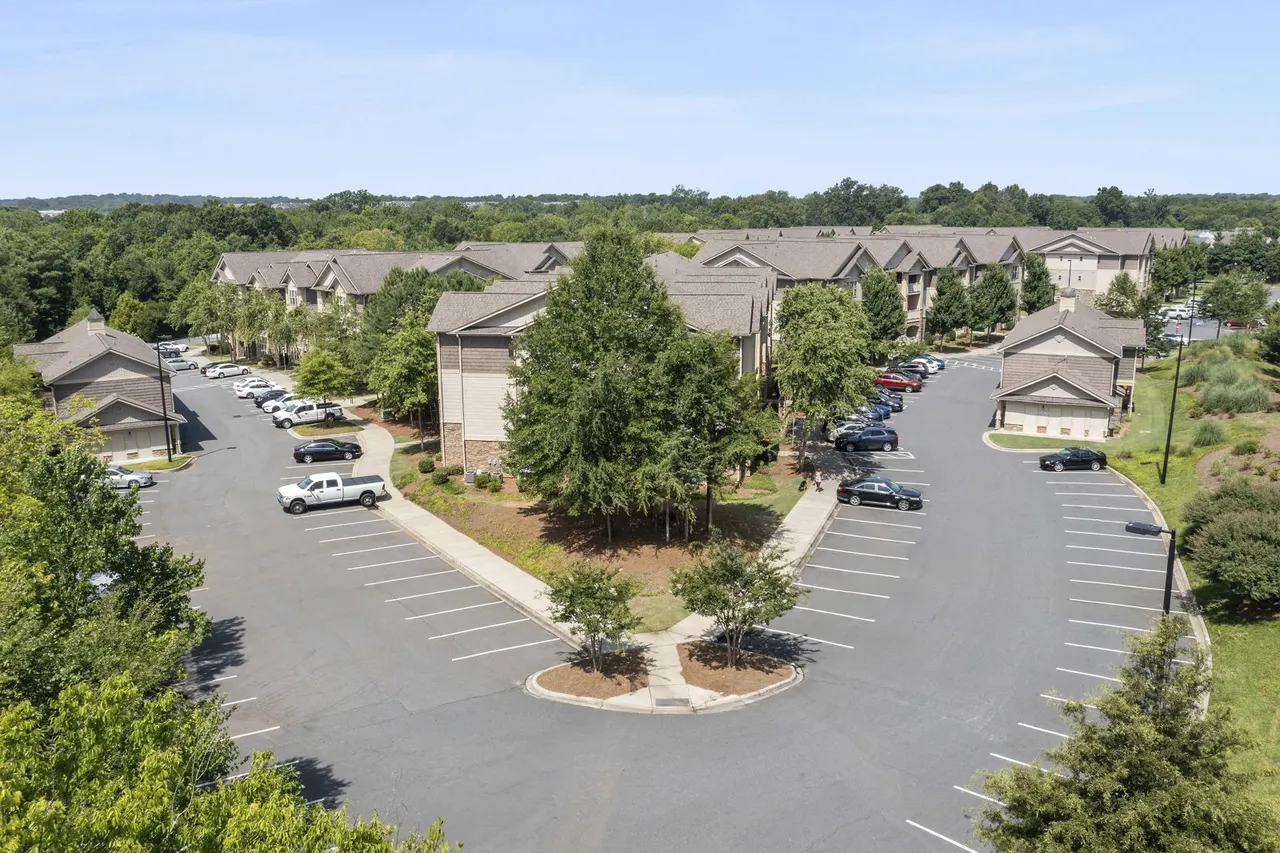 Tryon Park at Rivergate