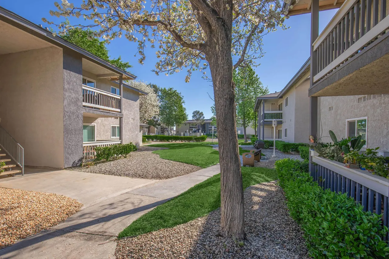 Montecito Apartments
