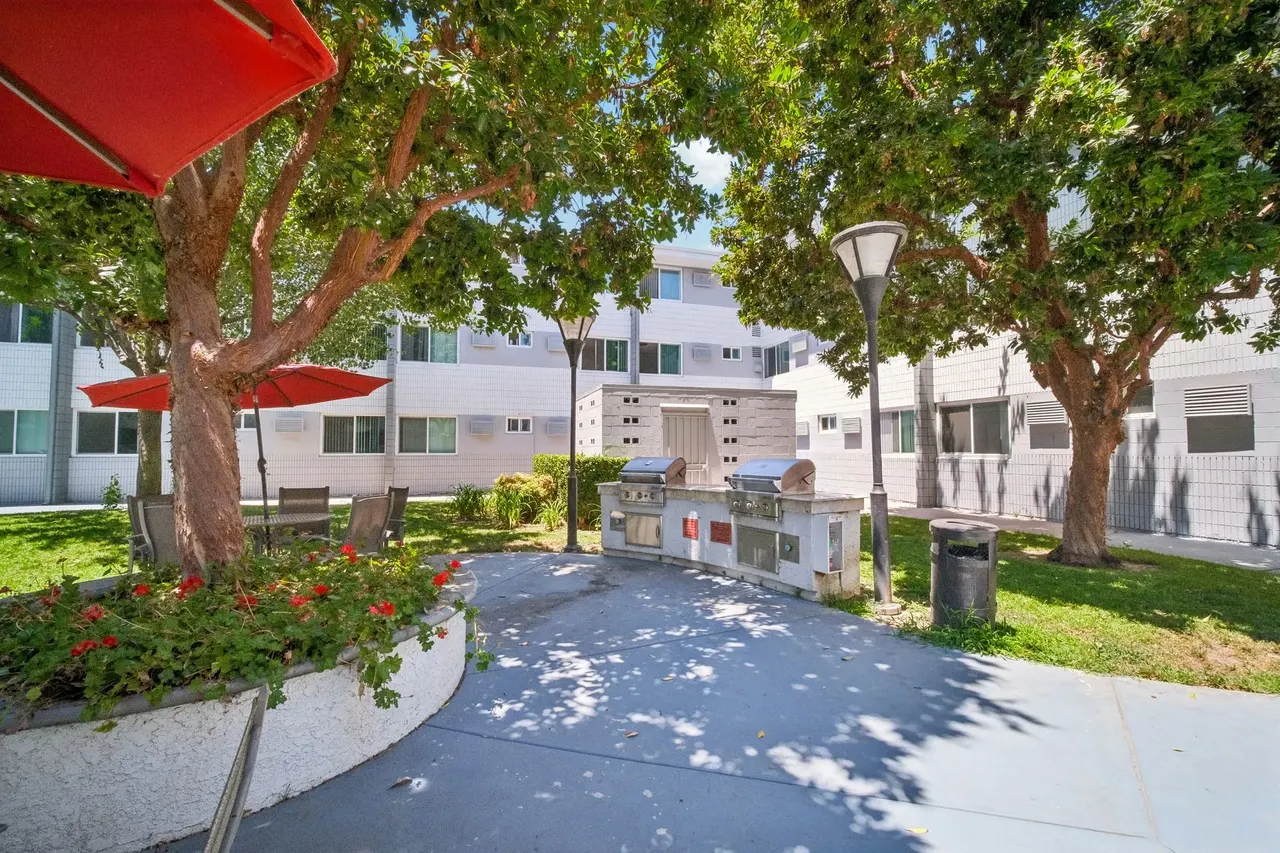 Meridian Pointe Apartments