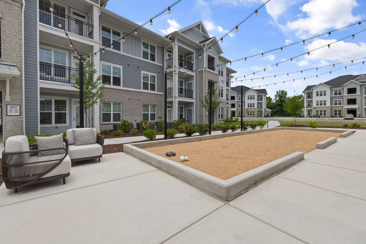 The Lindley at Grove 98 Apartments