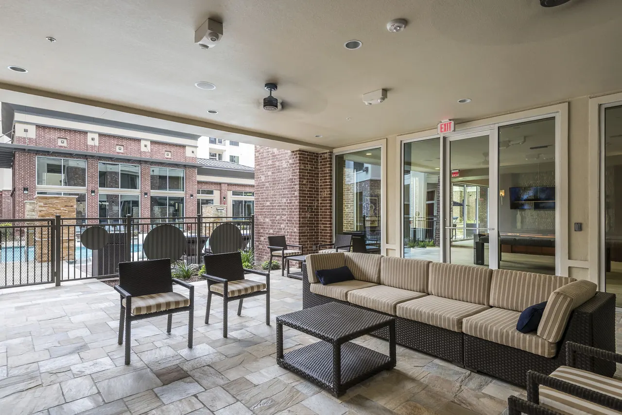 2626 Fountain View