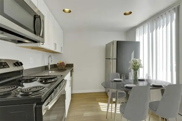 950 Lafayette Apartments