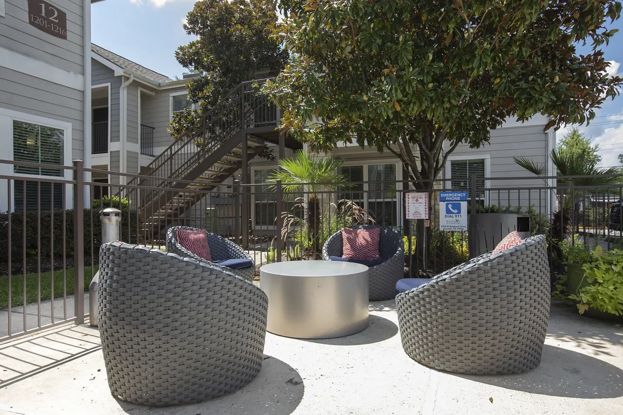 Reserve at Garden Oaks Apartments