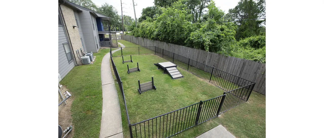 Regency Park Apartments
