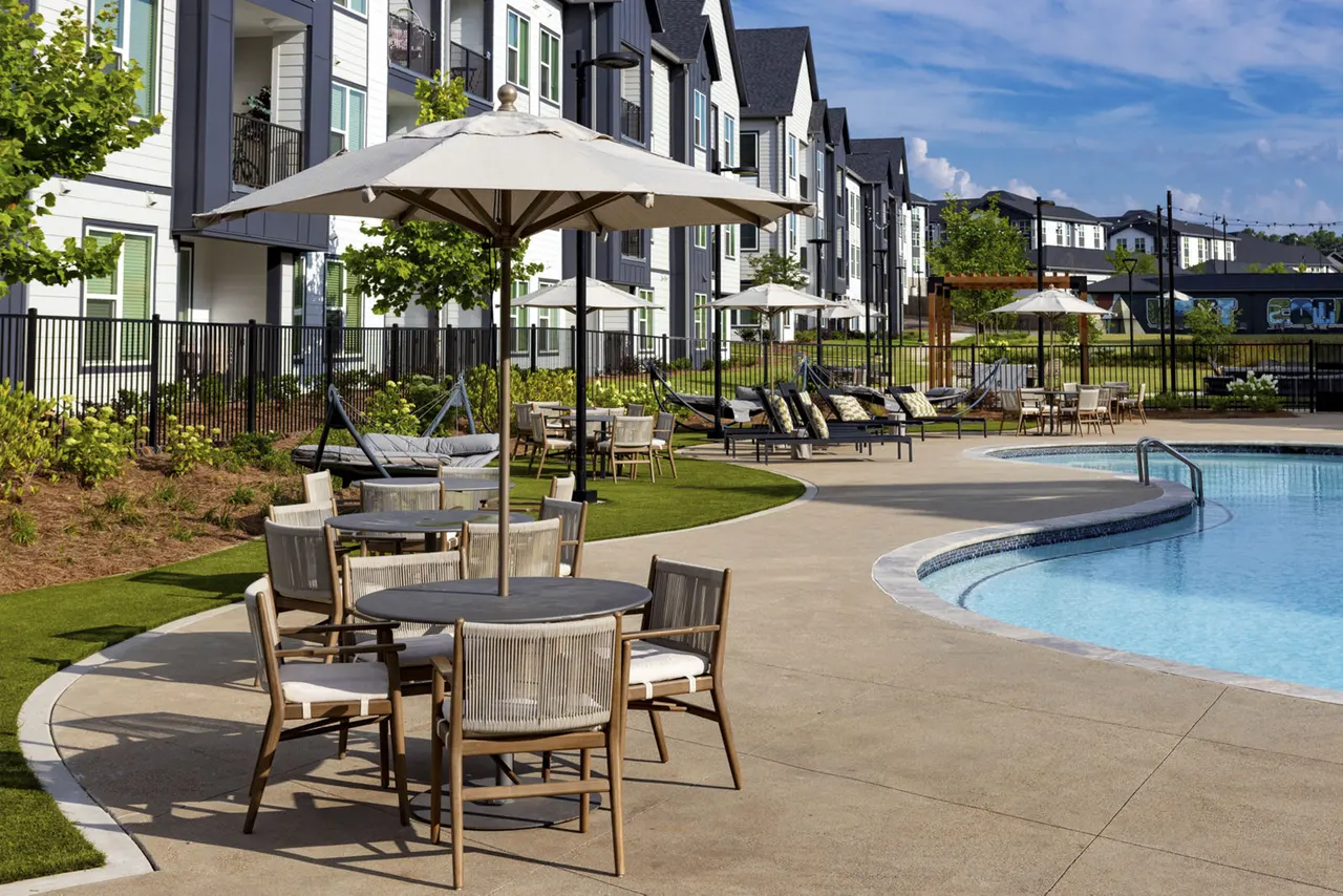 Elan Brookwood Apartments