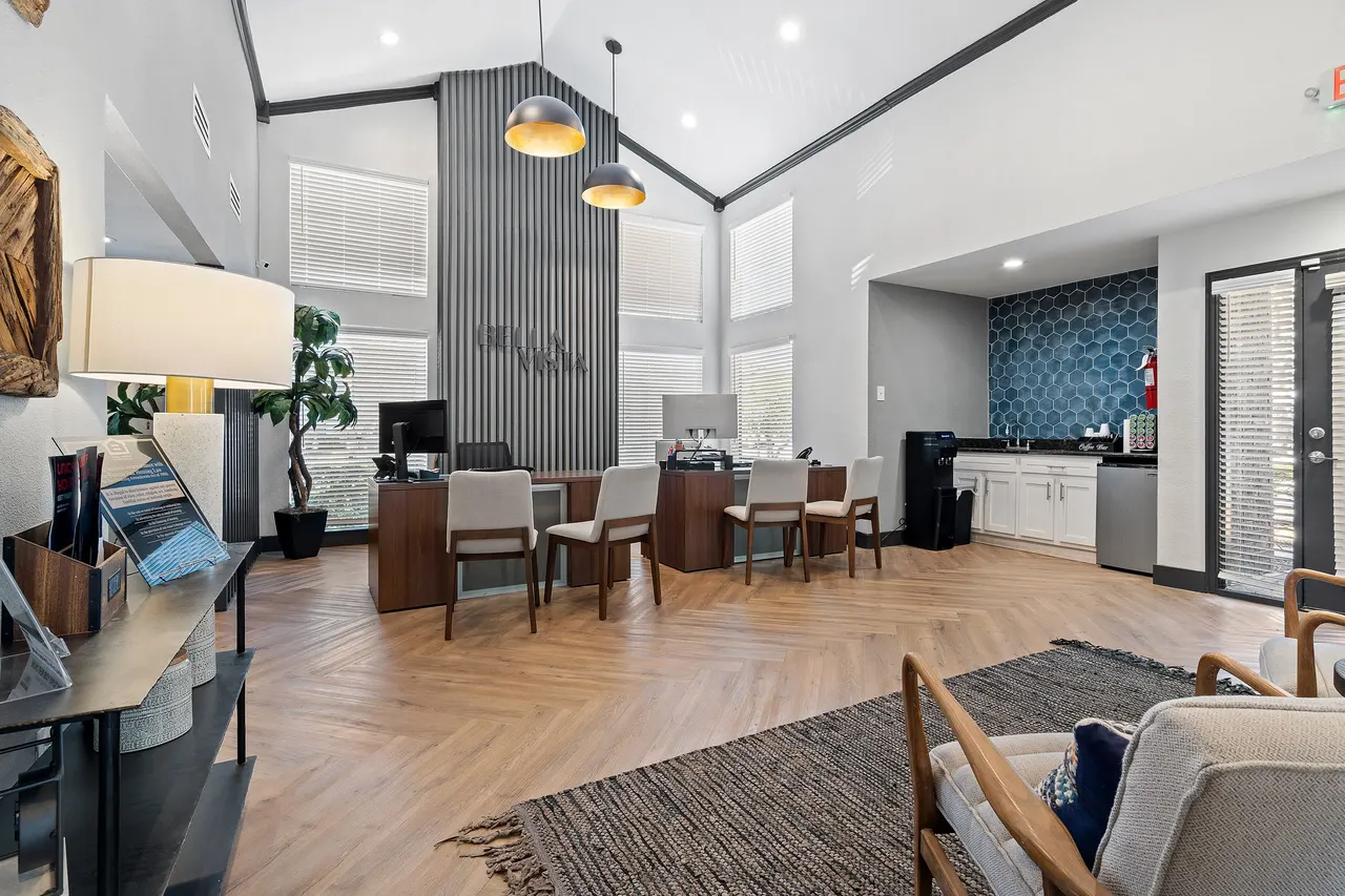 Bella Vista Apartments