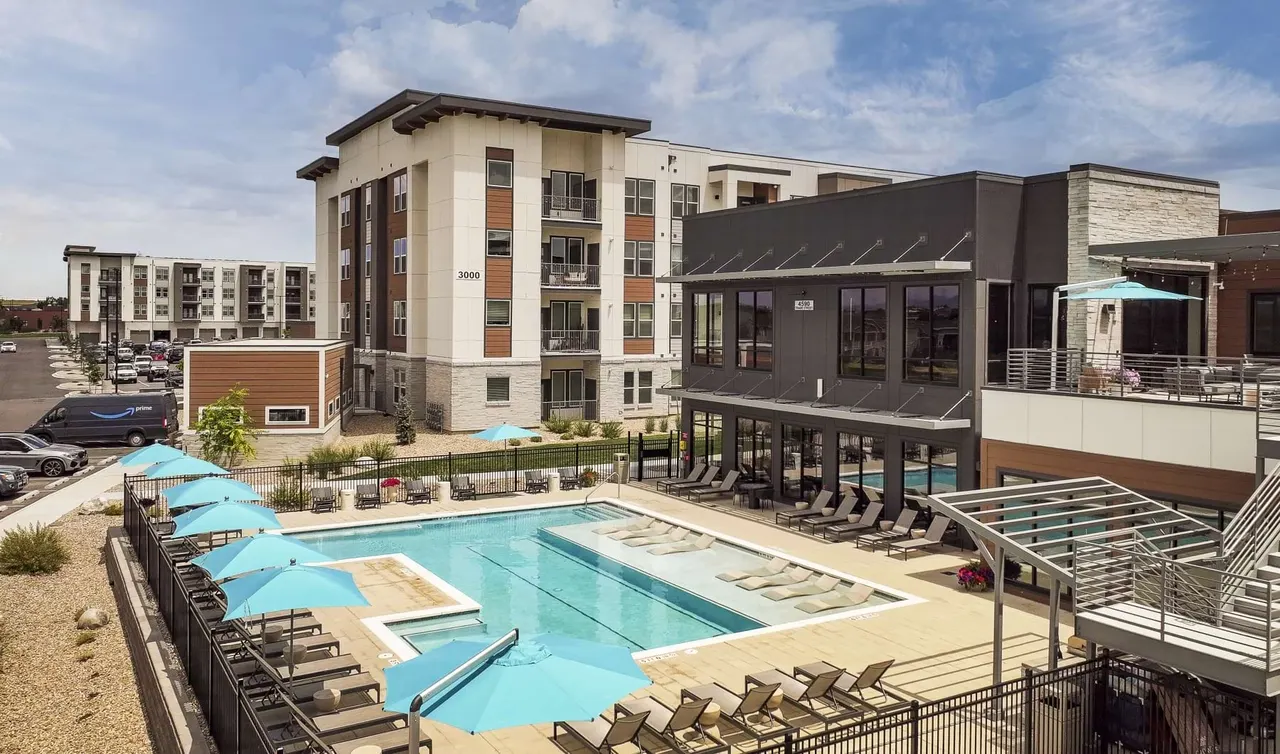 Crowne at 2534
