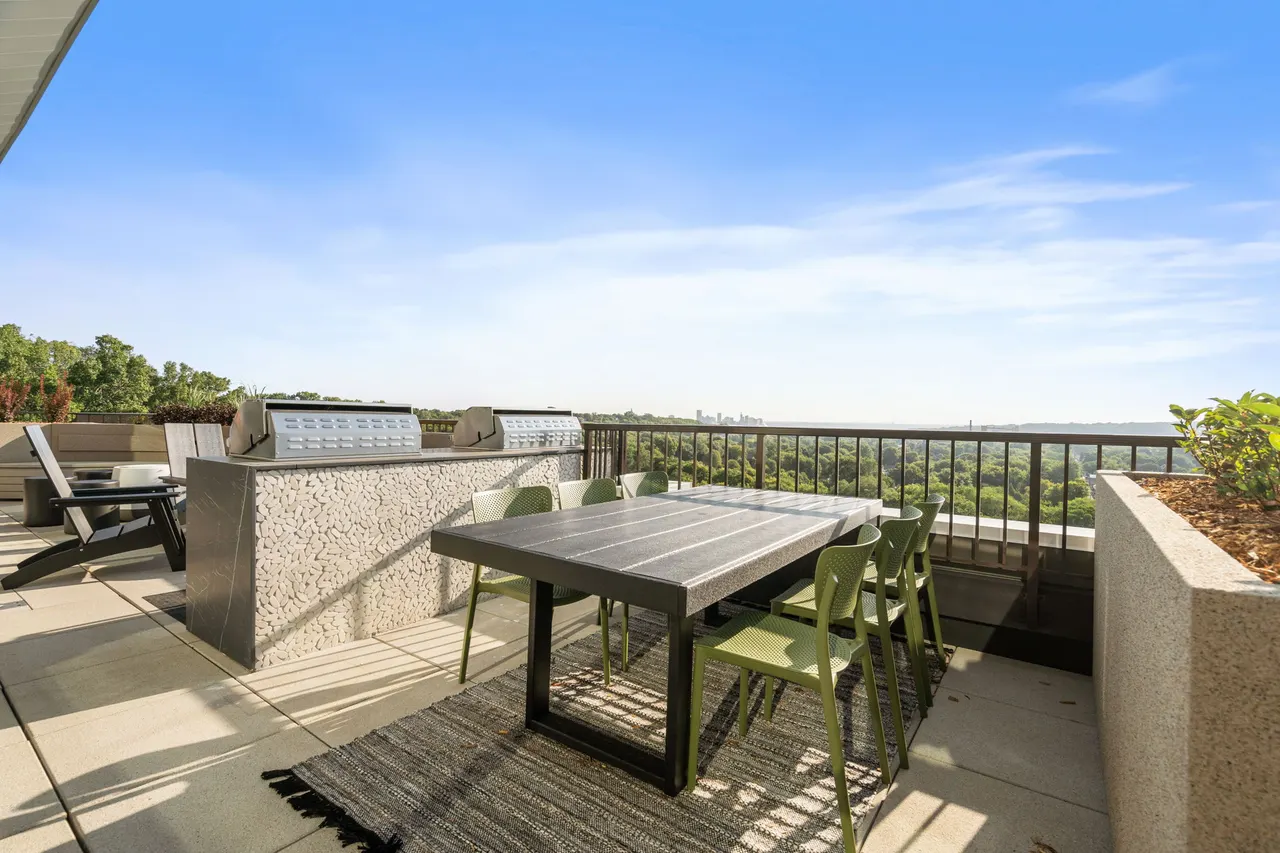 Juliette Apartments