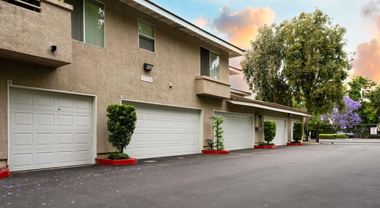 Santa Fe Village Townhome Apartments