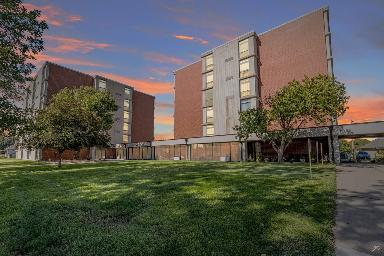 Oakdale Senior Village