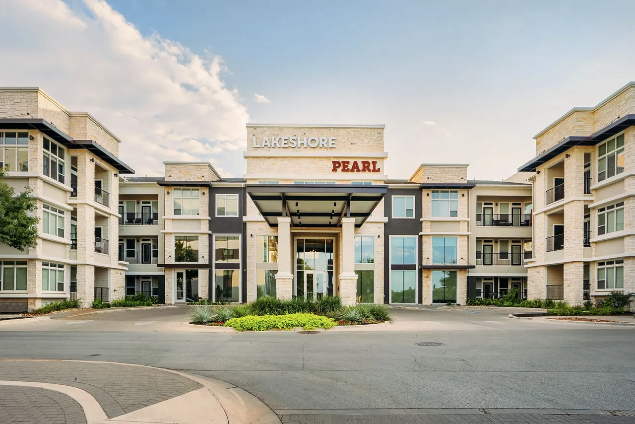 Lakeshore Pearl
