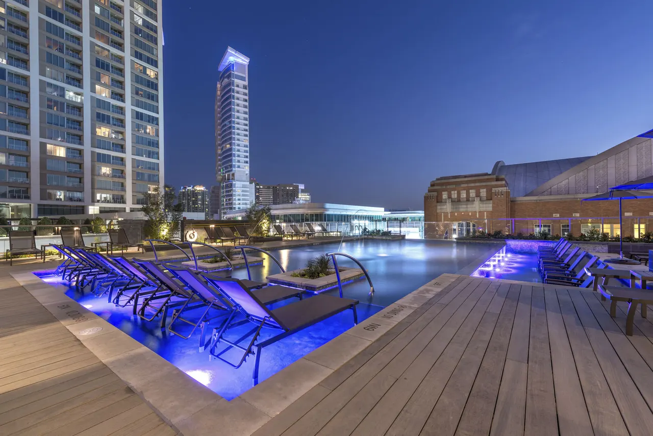 Cirque Residences