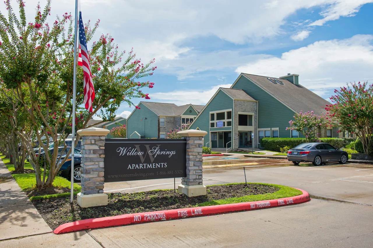 Willow Springs Apartments