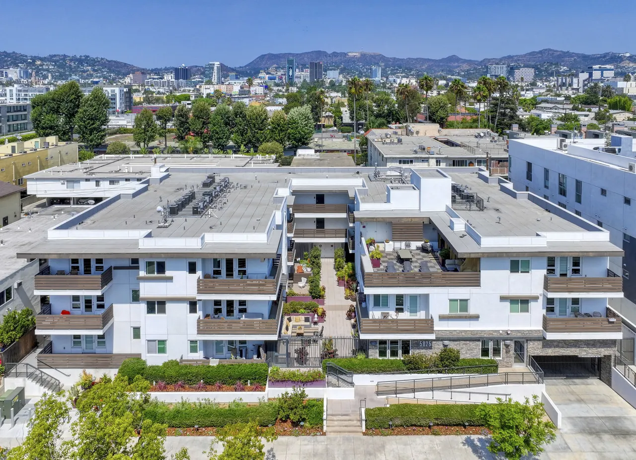 The Metropolitan at Larchmont Village