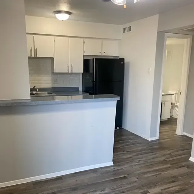 Summer Glen Apartments