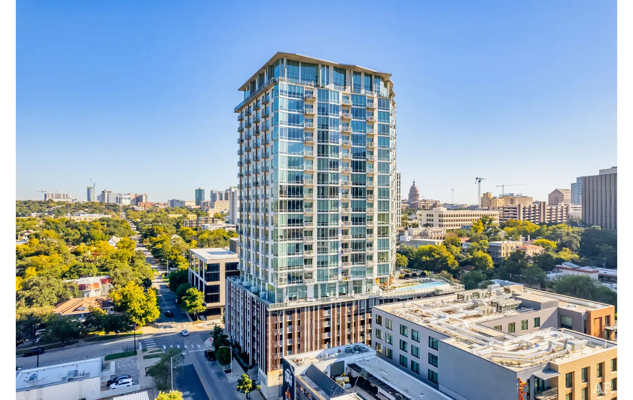 SEVEN Apartments