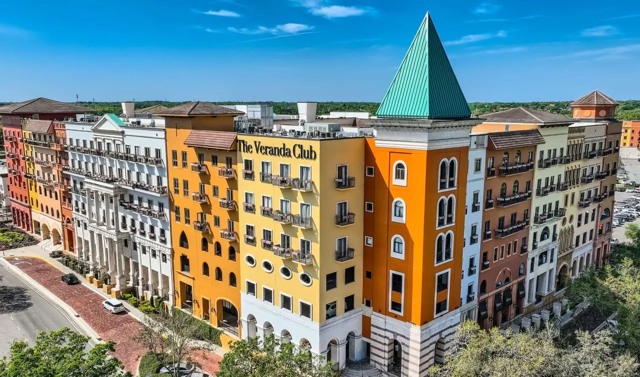 Veranda Club Apartments