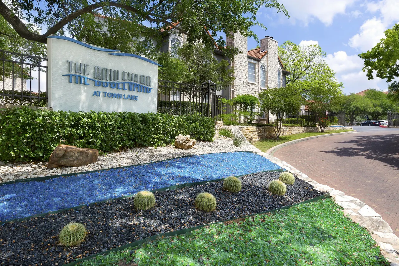 Boulevard at Town Lake