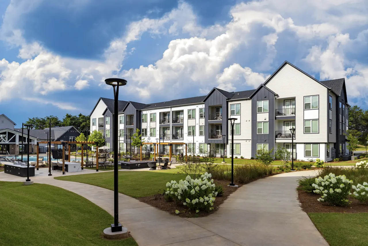 Elan Brookwood Apartments