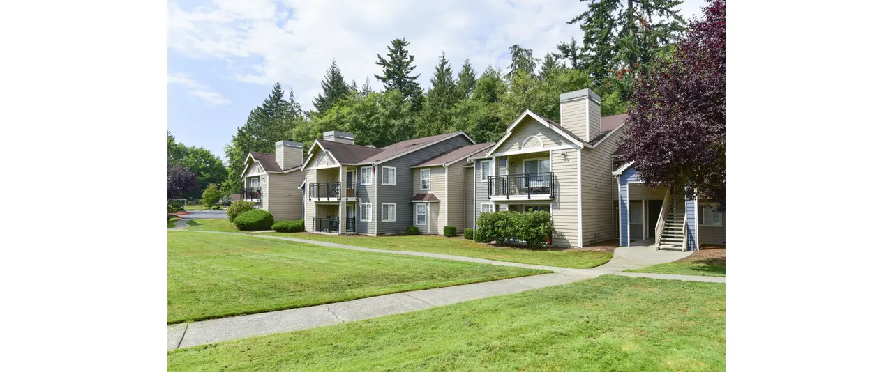 Bay Court at Harbour Pointe Apartments