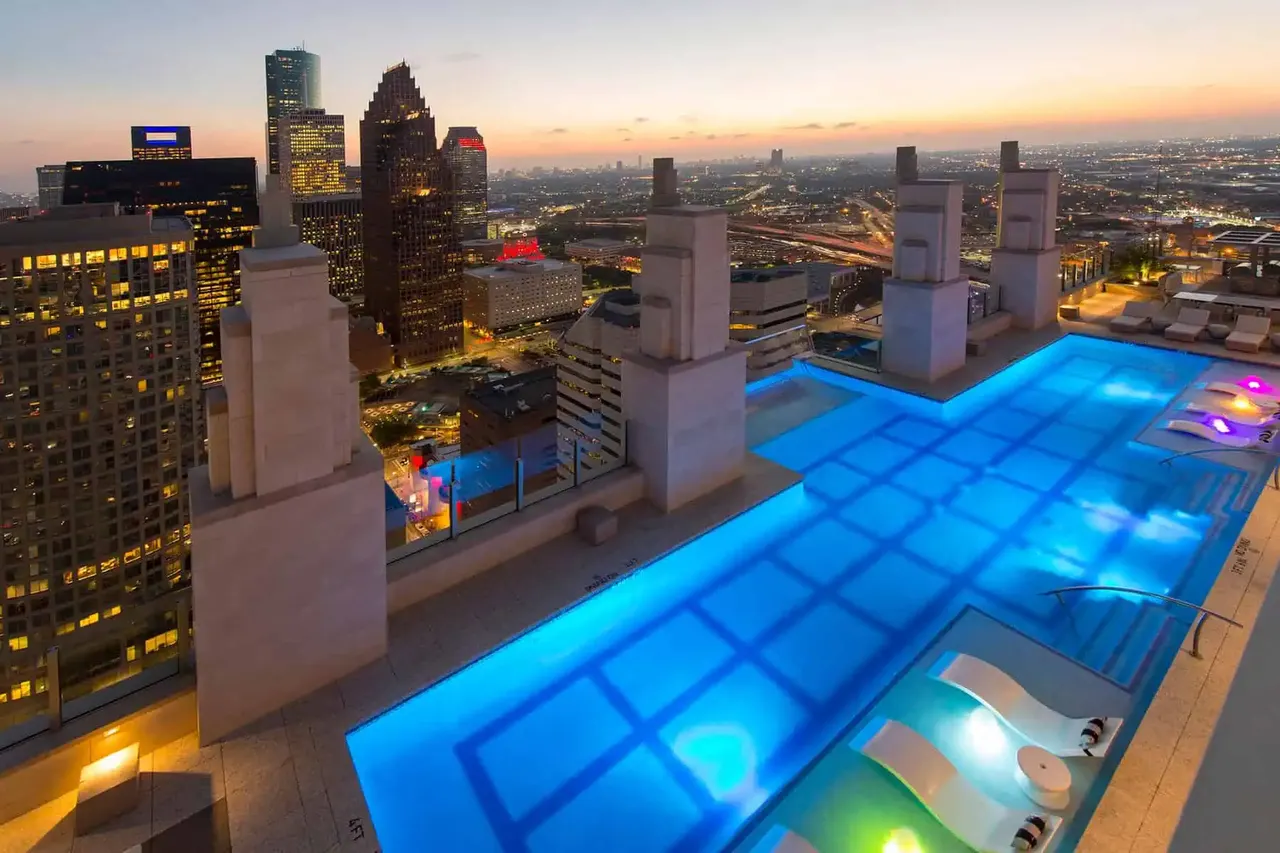 Market Street Tower Pool