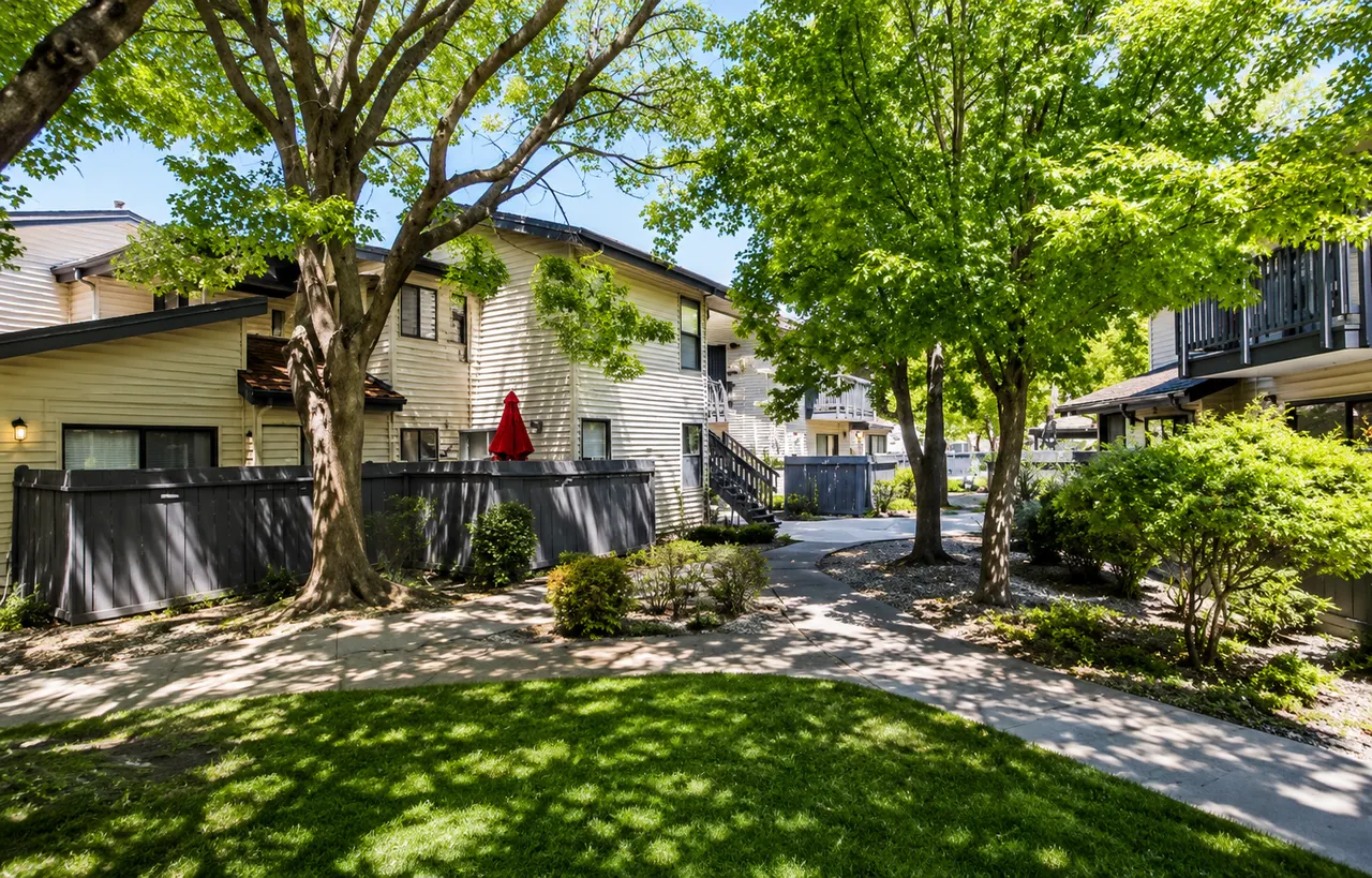 Villa Creek Apartments