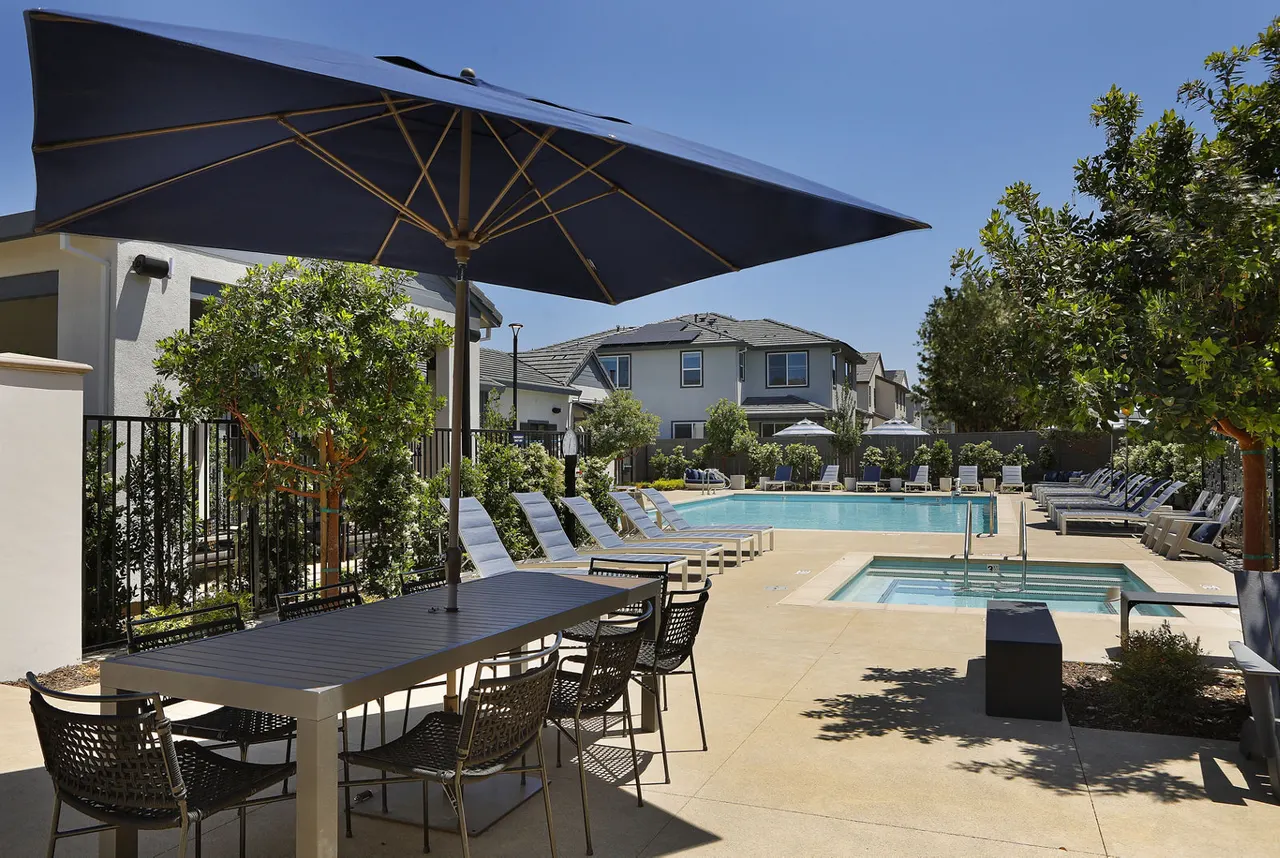 Escala at Stanford Crossing