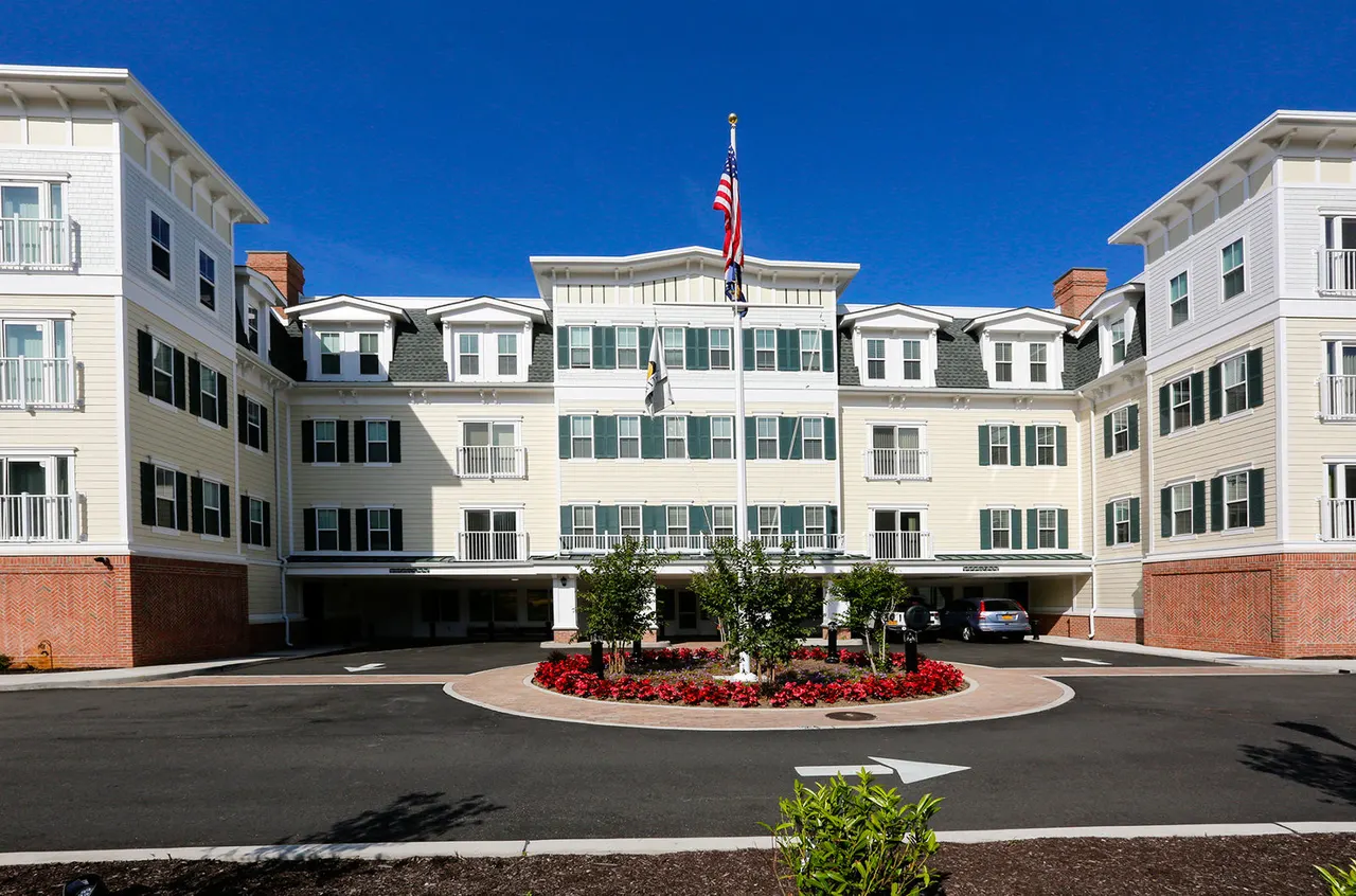 The Shipyard at Port Jefferson Harbor Apartments