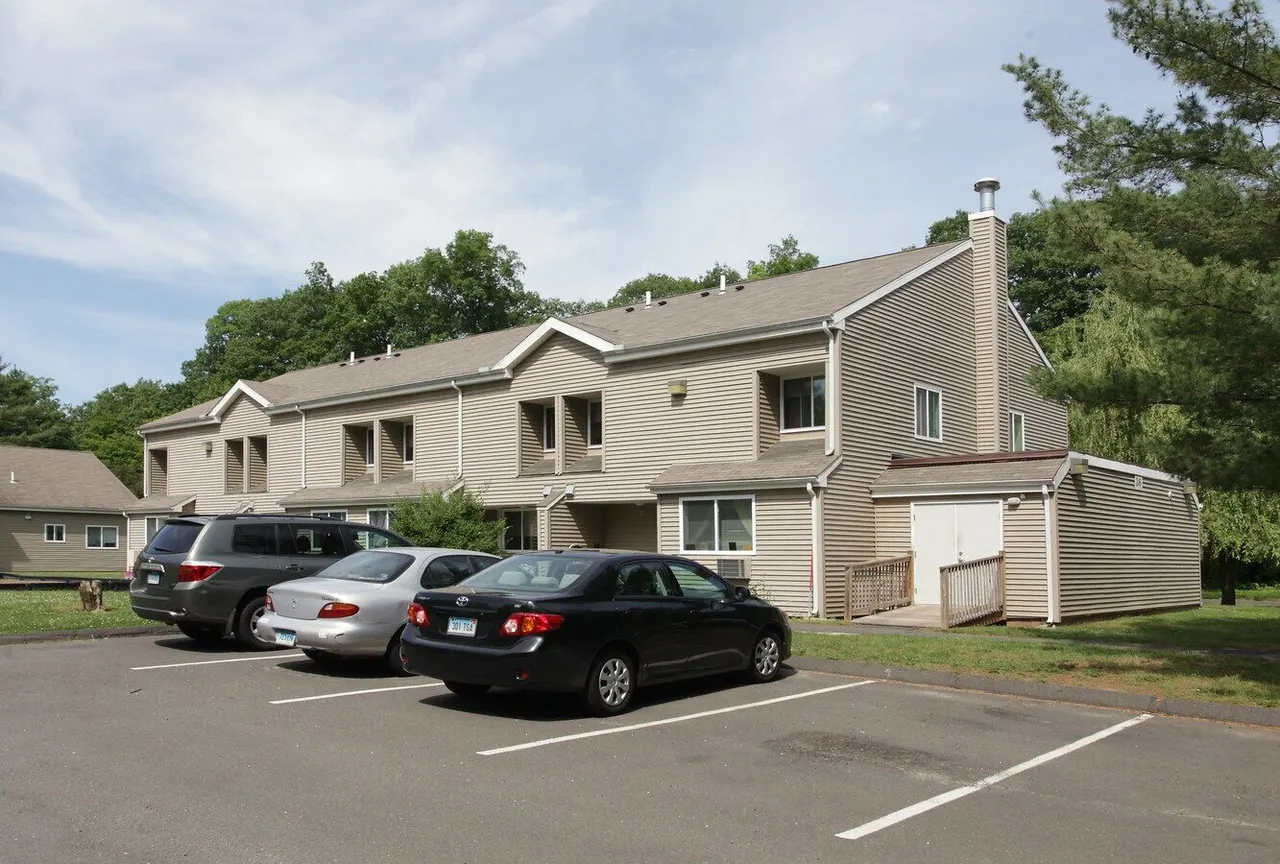 Summer Brook Apartments