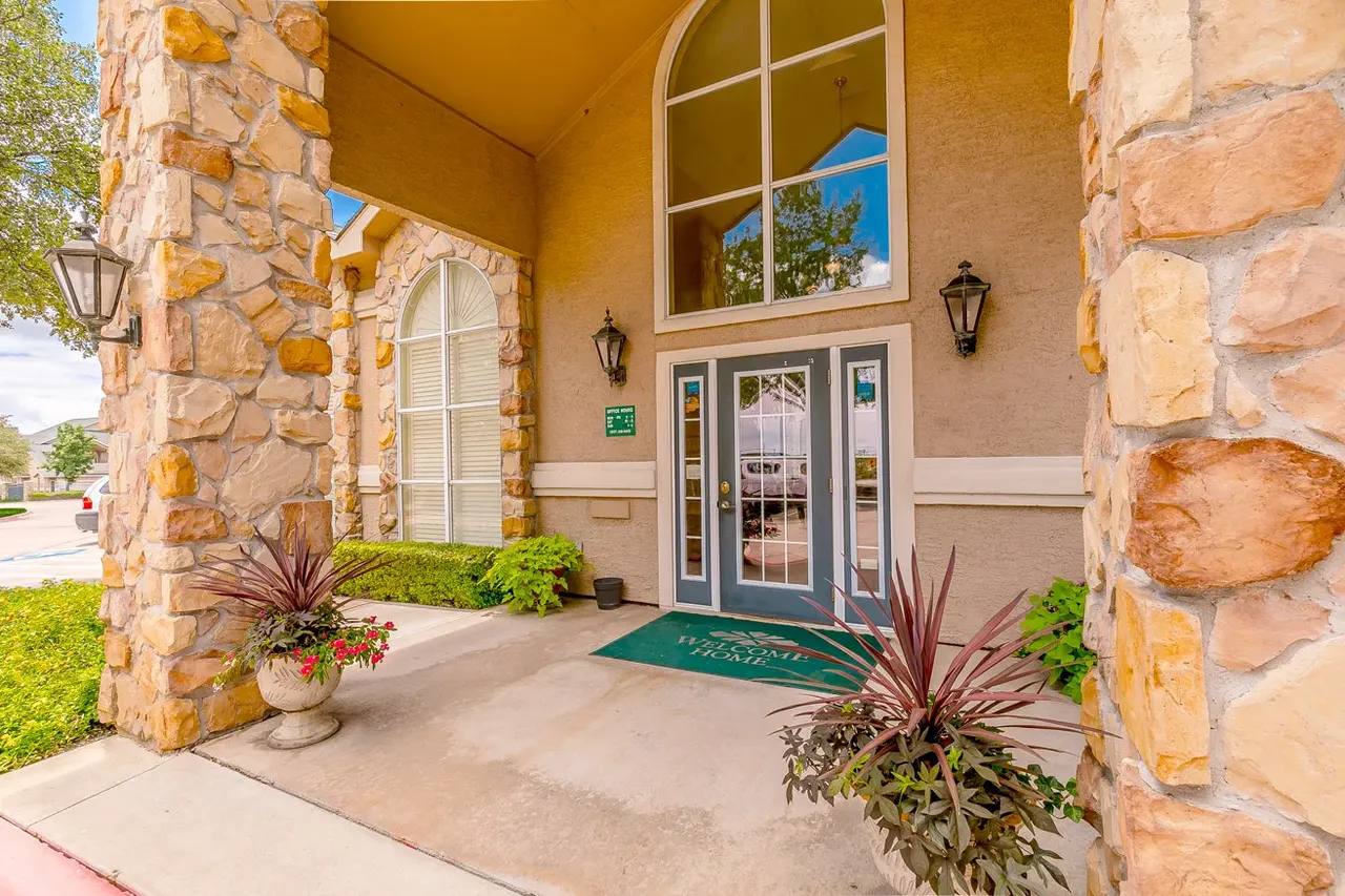 Oakmont of Bear Creek Apartments