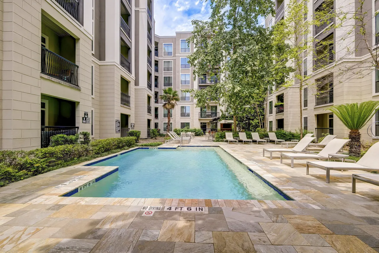 2900 West Dallas