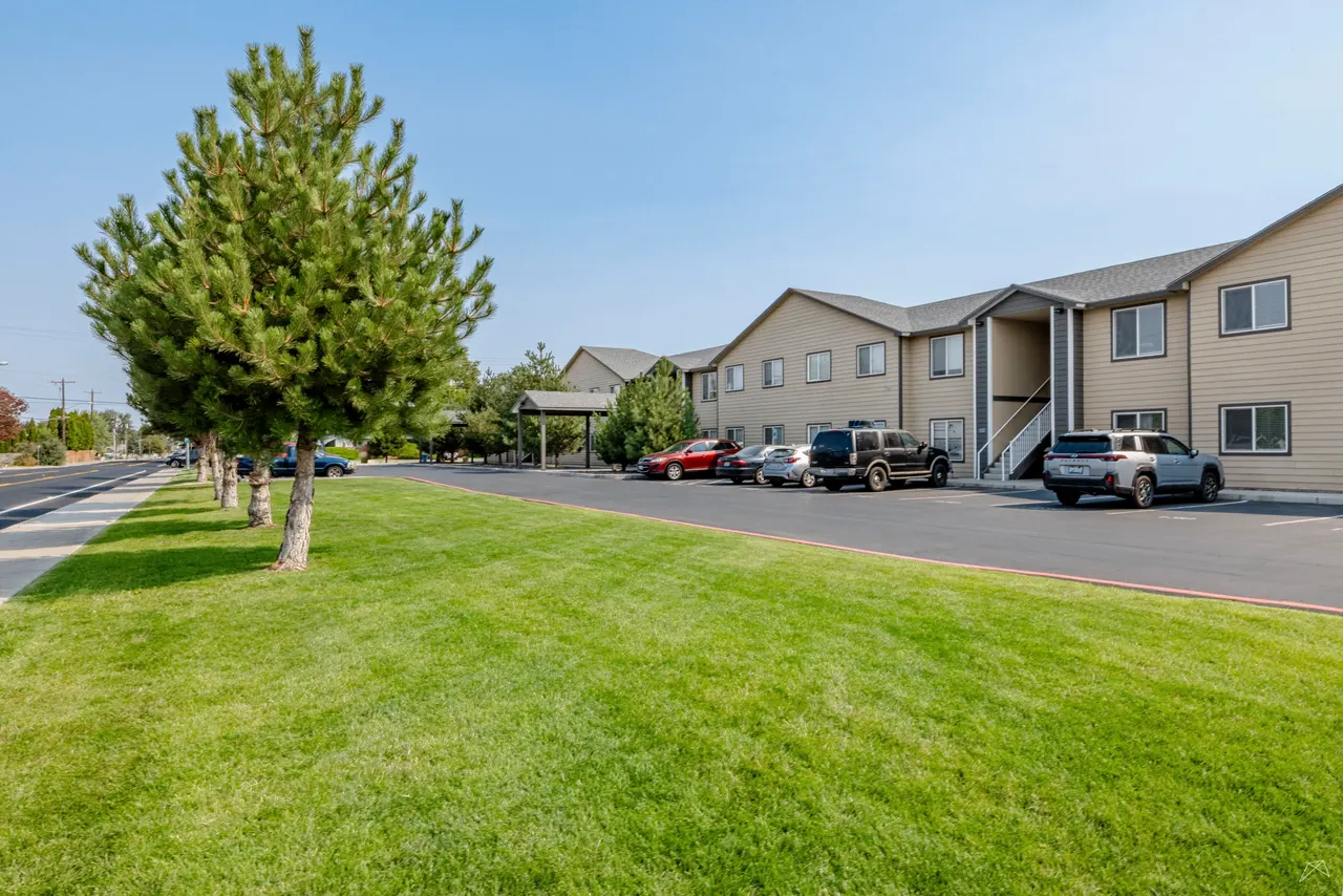 Pine Tree Park Apartments