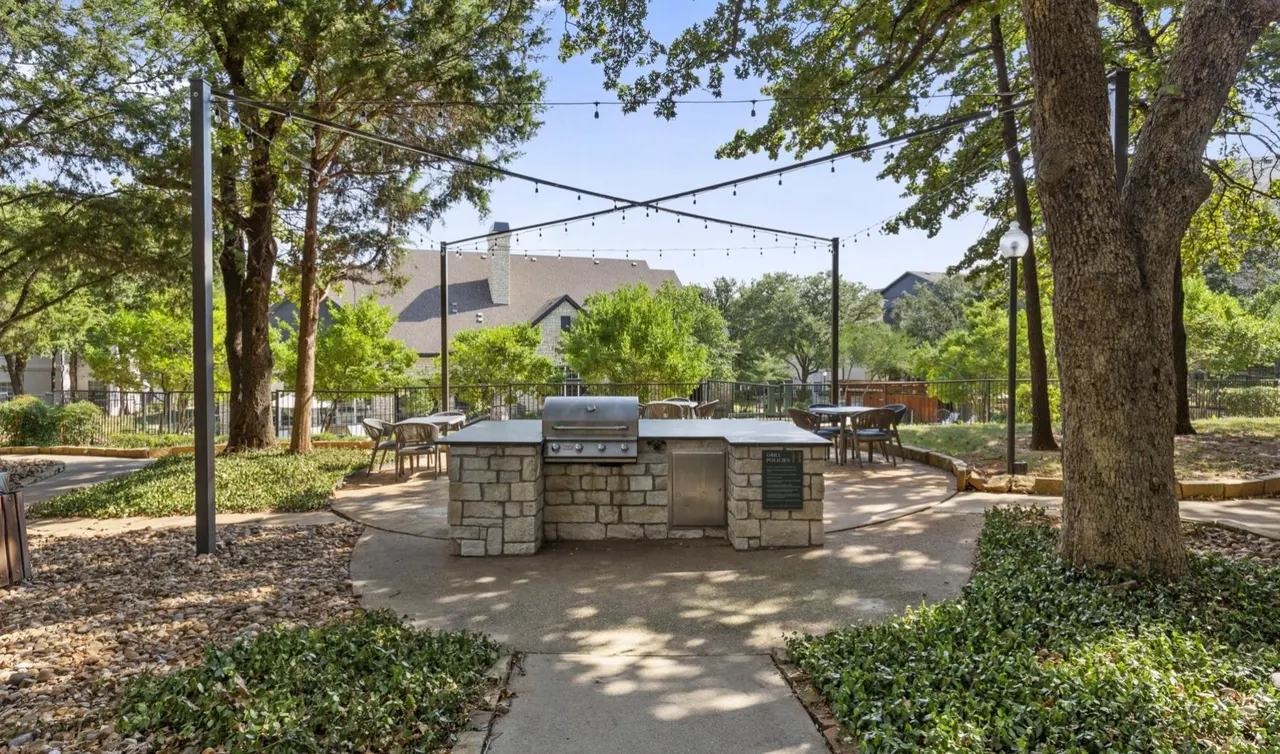 Harlowe Apartments