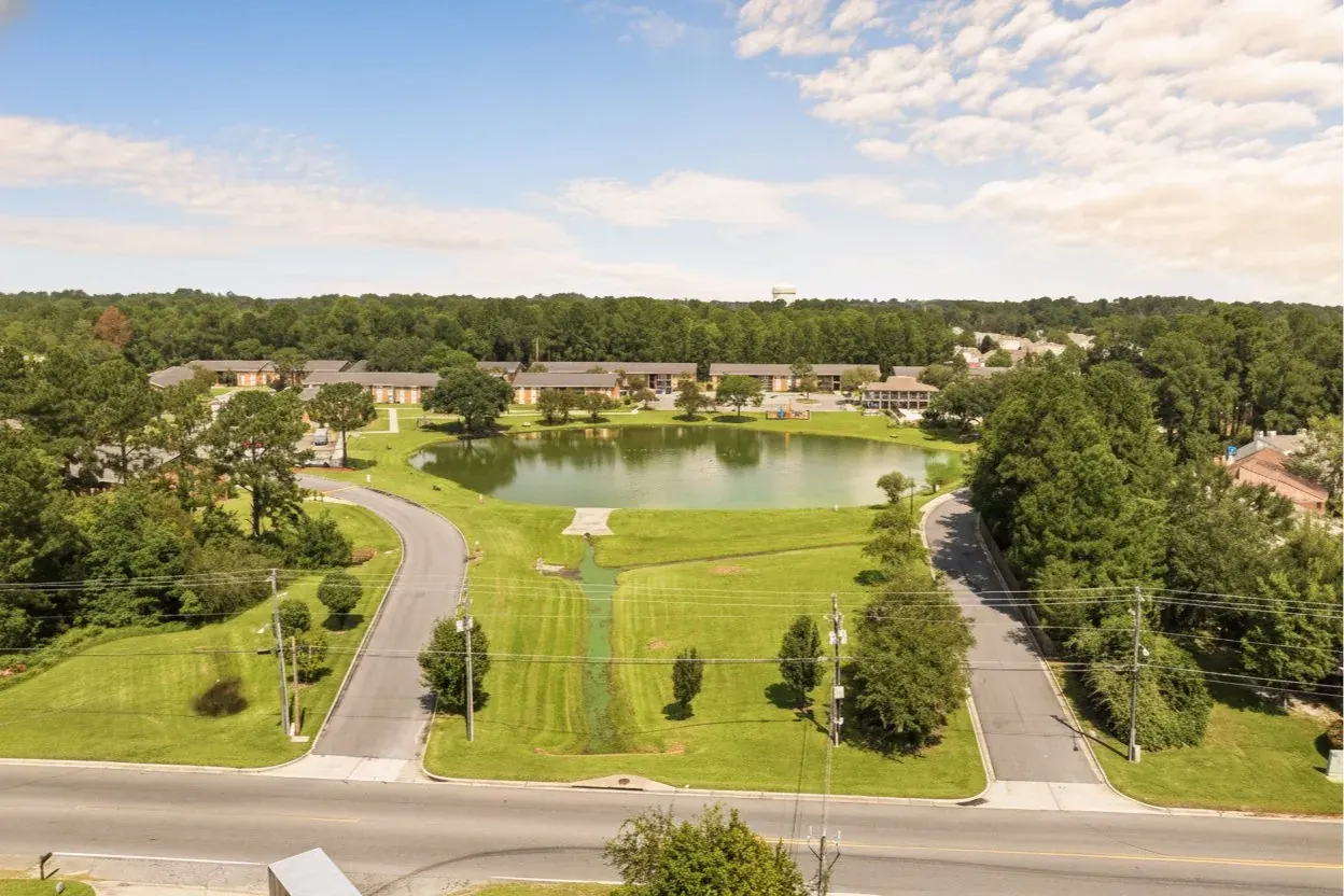 Lakeside Lakeview Apartments