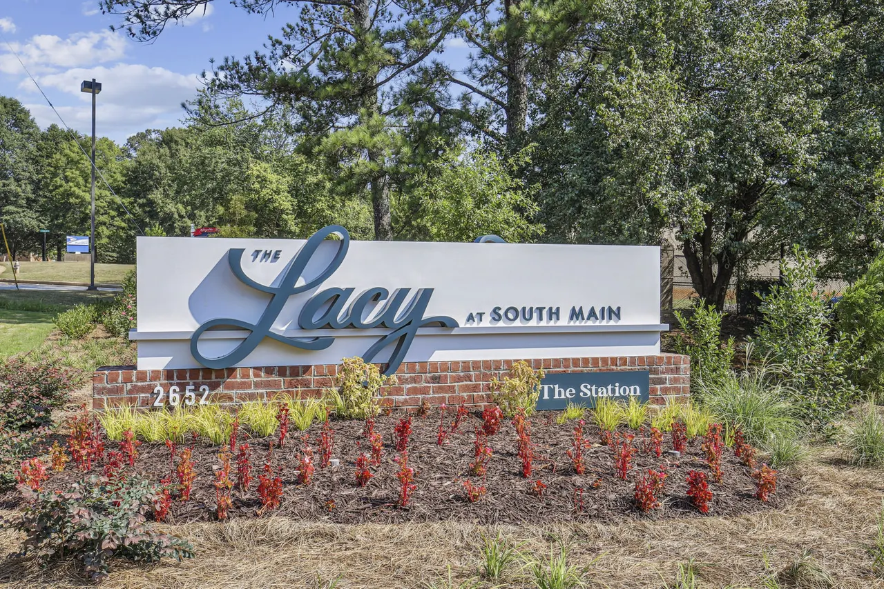The Lacy at South Main Apartments
