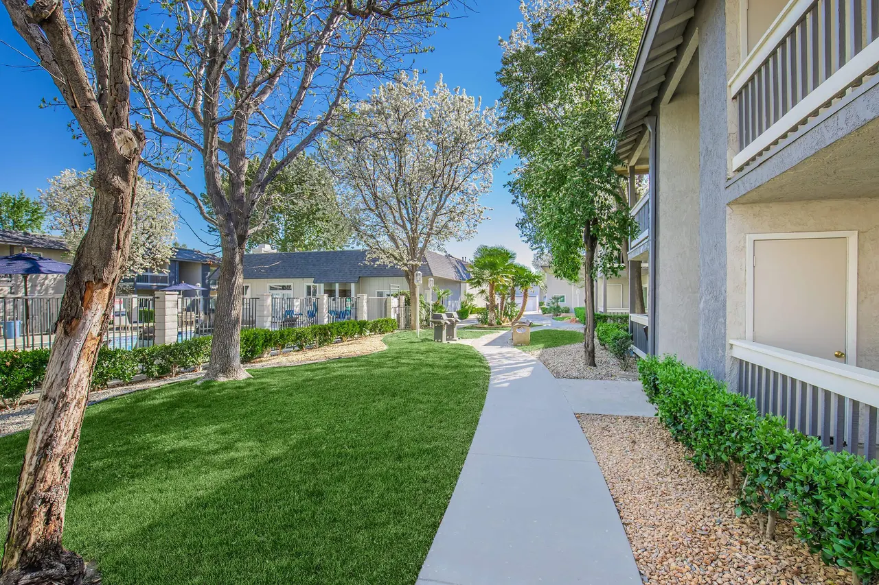 Montecito Apartments
