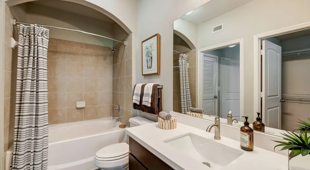 Yorktown Crossing Apartments