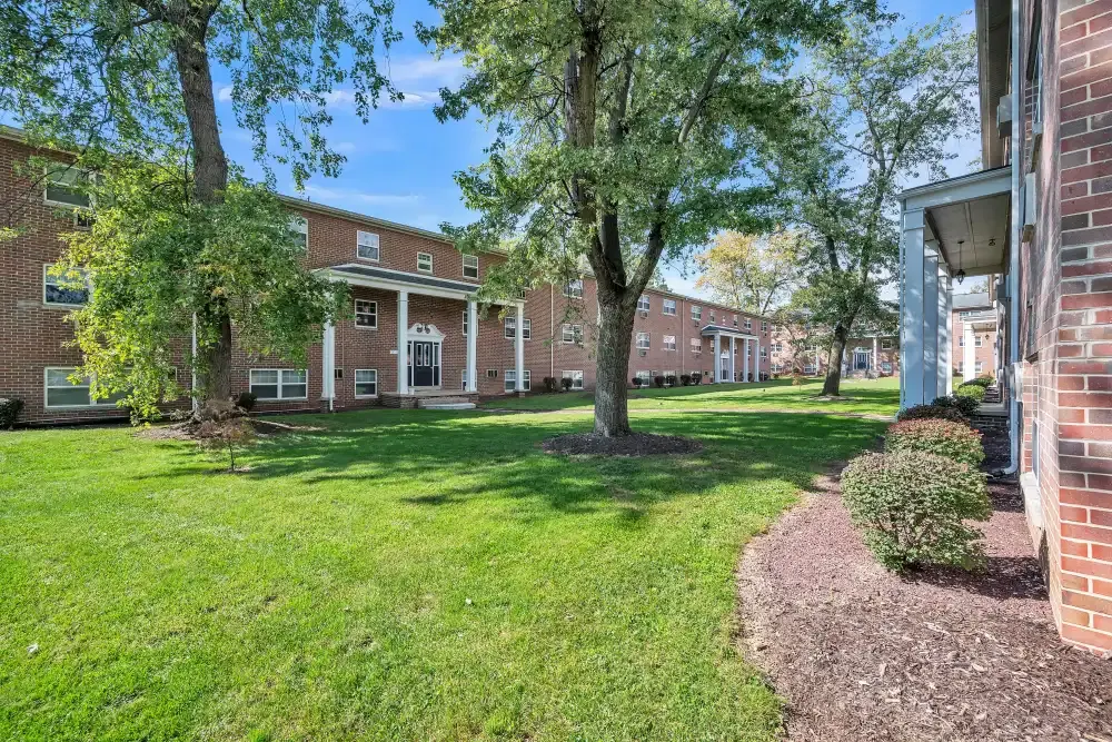 Carlwynne Manor Apartment Homes
