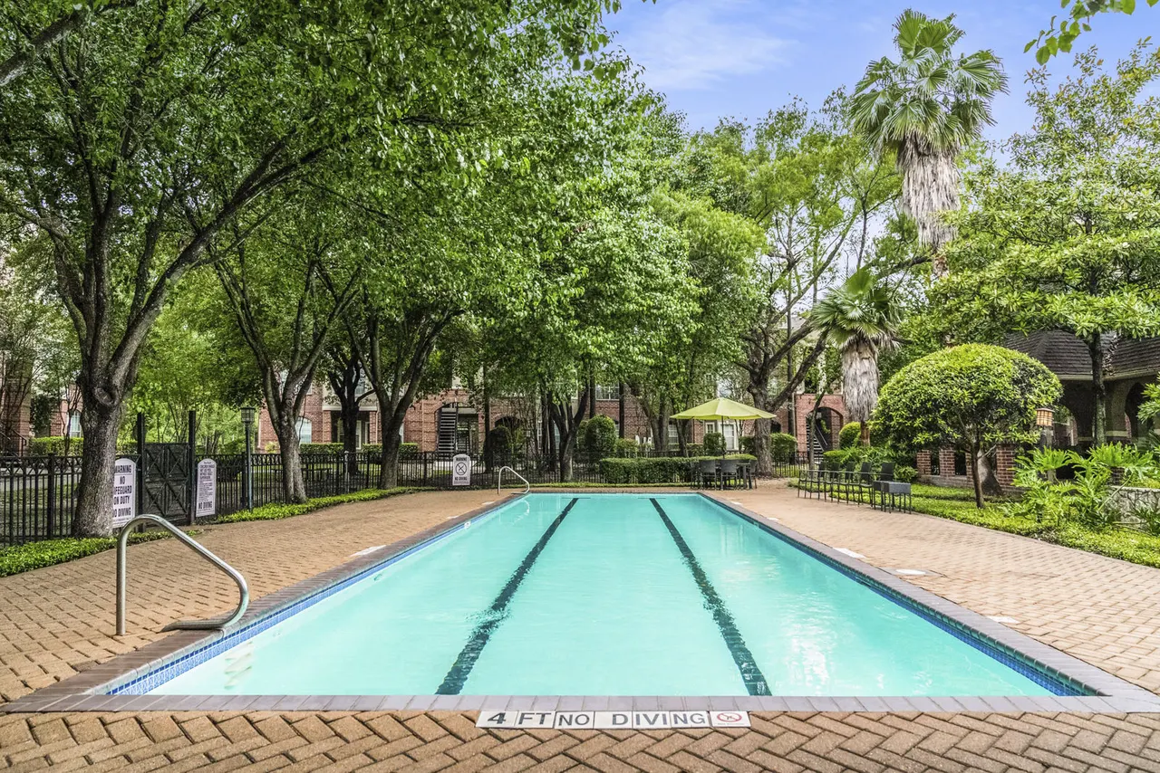 Promenade Jersey Village Apartments