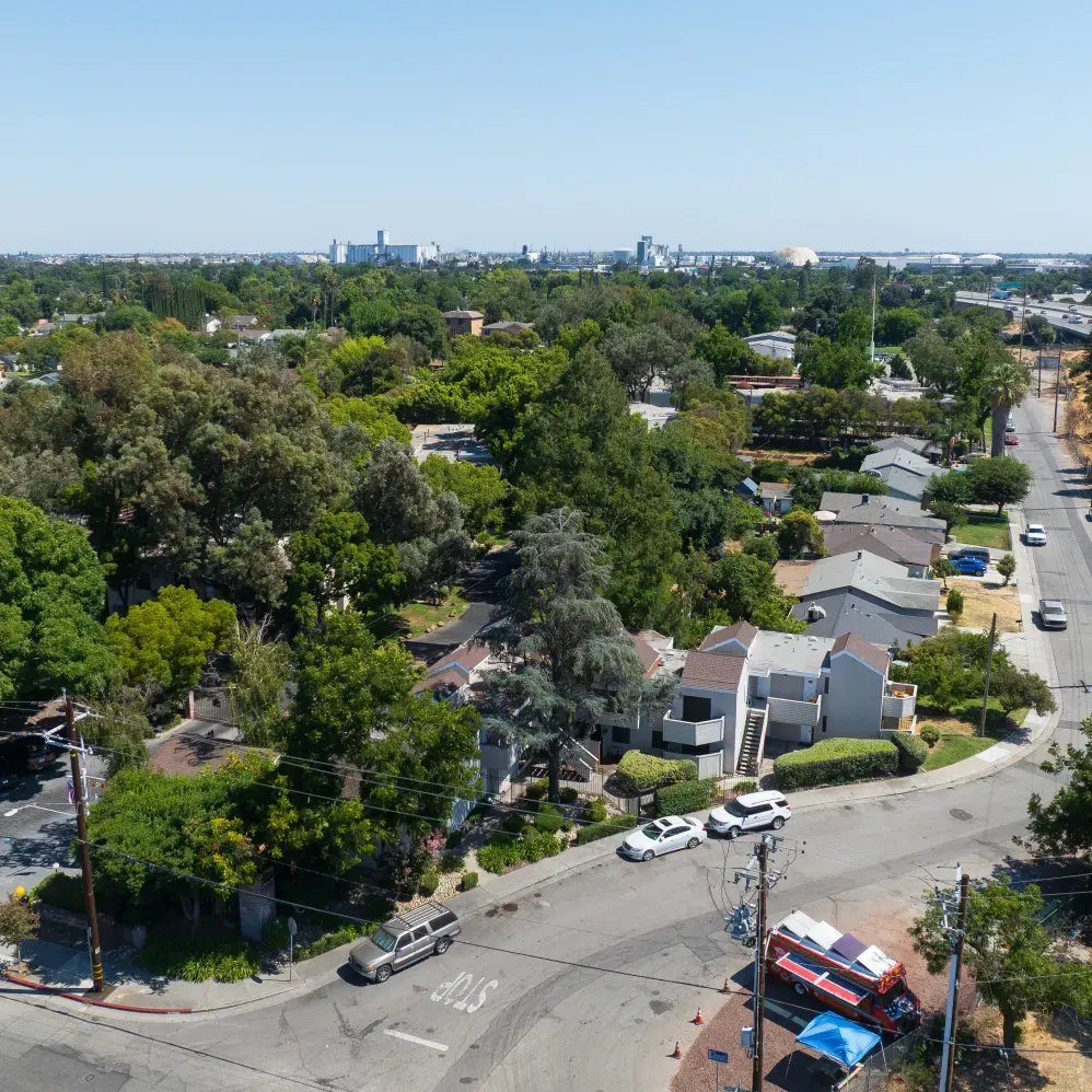 Iron Horse Apartments