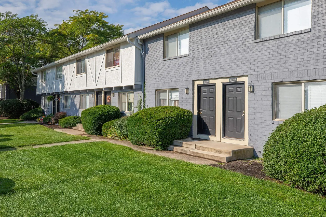Shaker Square Townhome Apartments