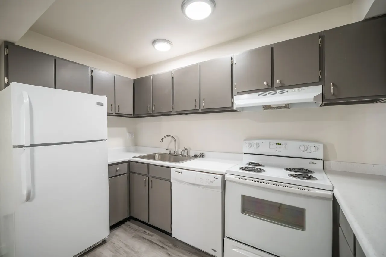 Summit Apartments