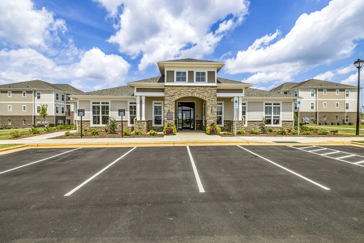 River Oaks Landing