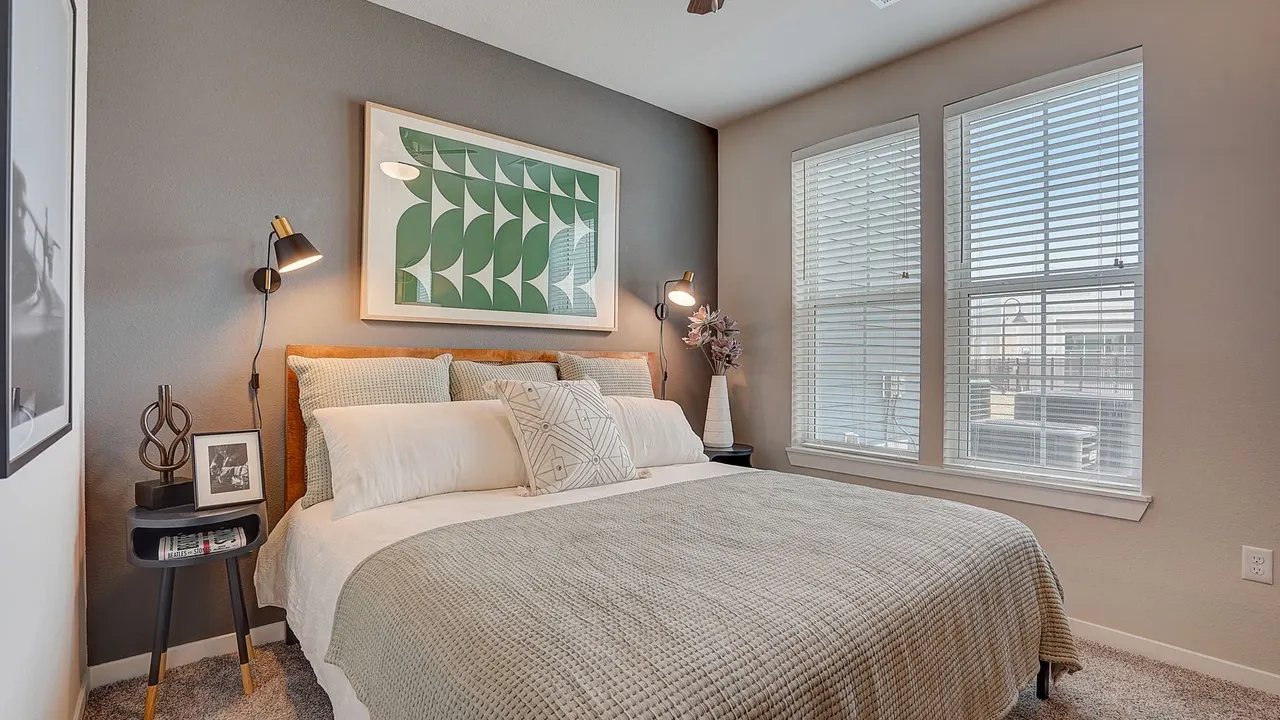 Springs at McKnight Lake Apartments