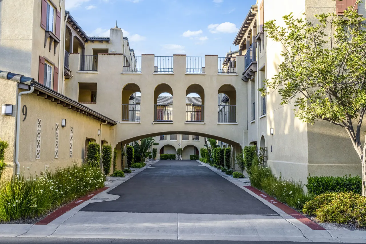 Rolling Hills Gardens Apartments