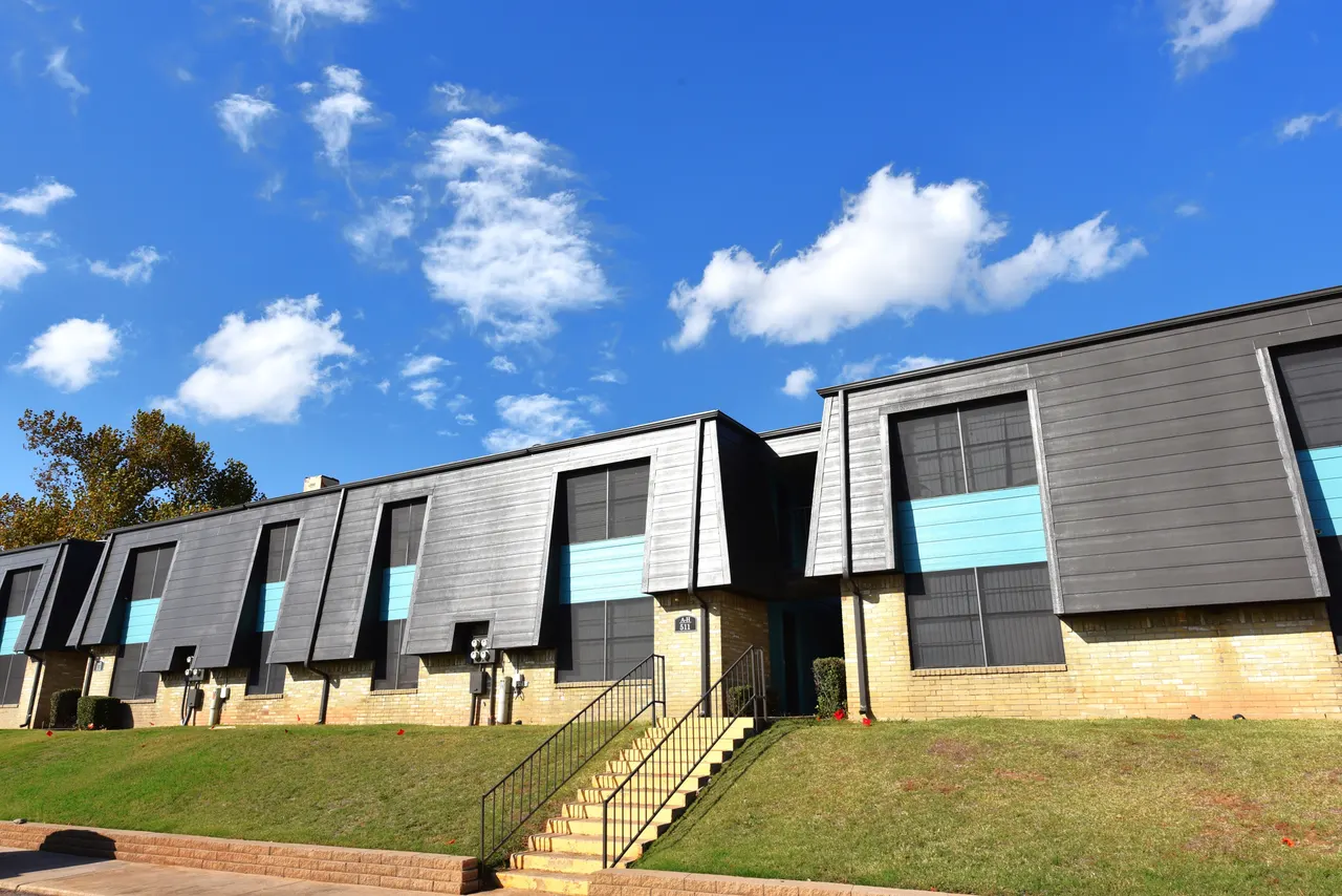 Raintree Meadows Apartments