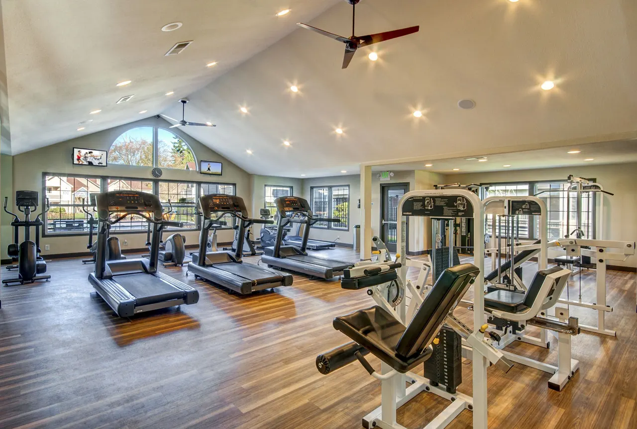 Bay Court at Harbour Pointe Apartments