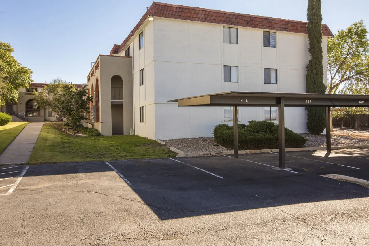 Milo Apartments